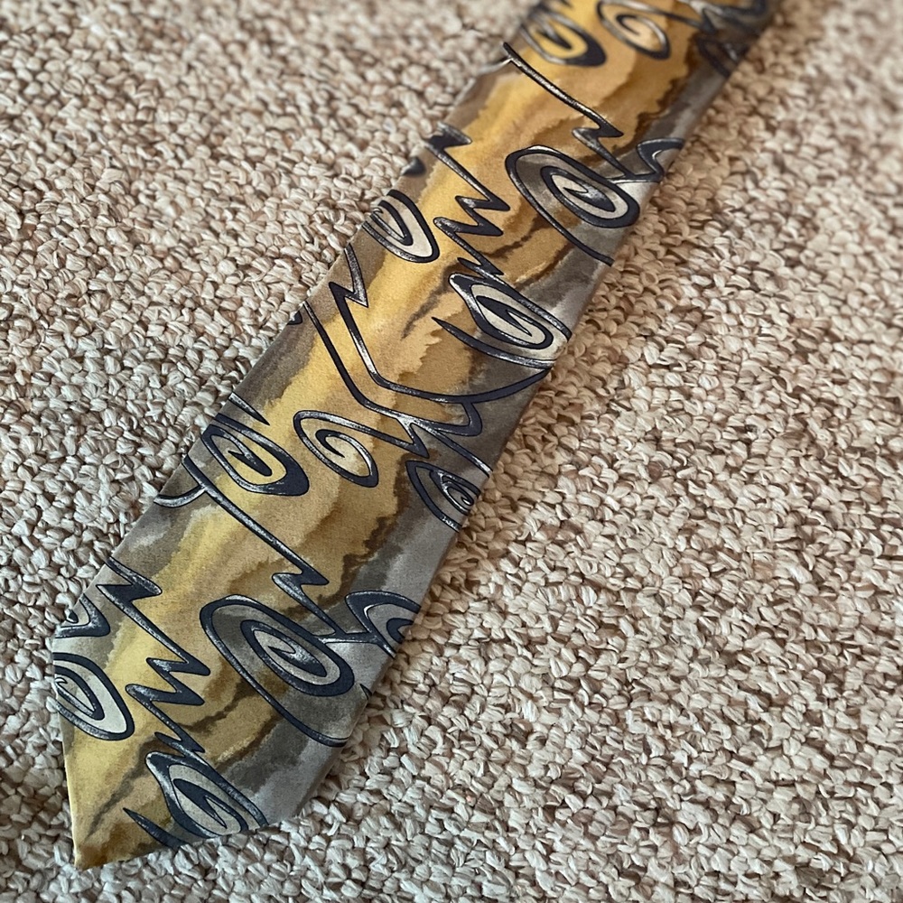 Grateful Dead Tie Titled ‘Electric’